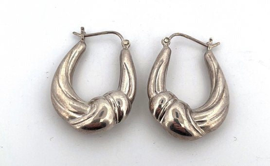 ELEGANT STERLING SILVER STUD EARRINGS