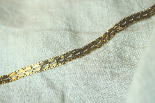 14k Gold Figaro Link Bracelet – Solid Gold, Diamond-Cut Edge