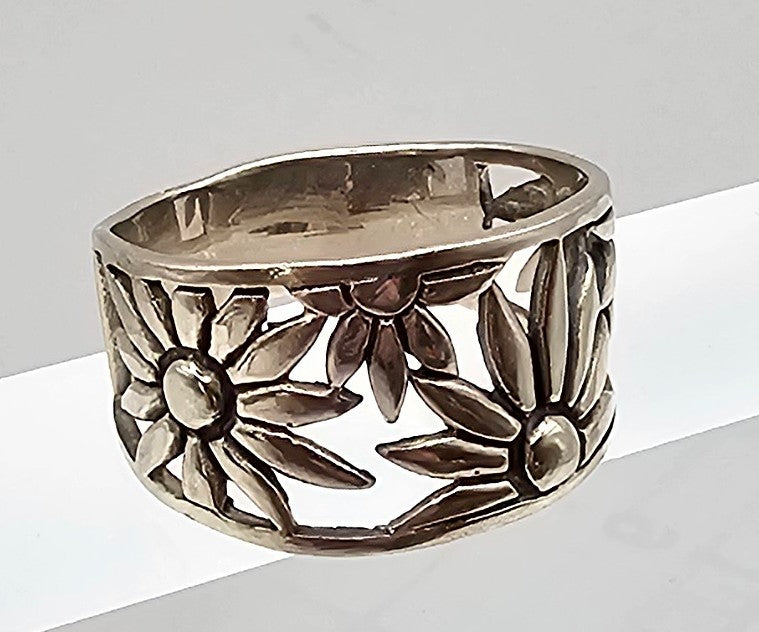 Sterling Silver Daisy Flower Ring