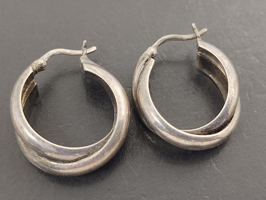 VINTAGE STERLING SILVER DOUBLE HOOP STYLE EARRINGS