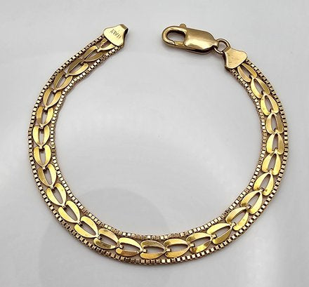 14k Gold Figaro Link Bracelet – Solid Gold, Diamond-Cut Edge