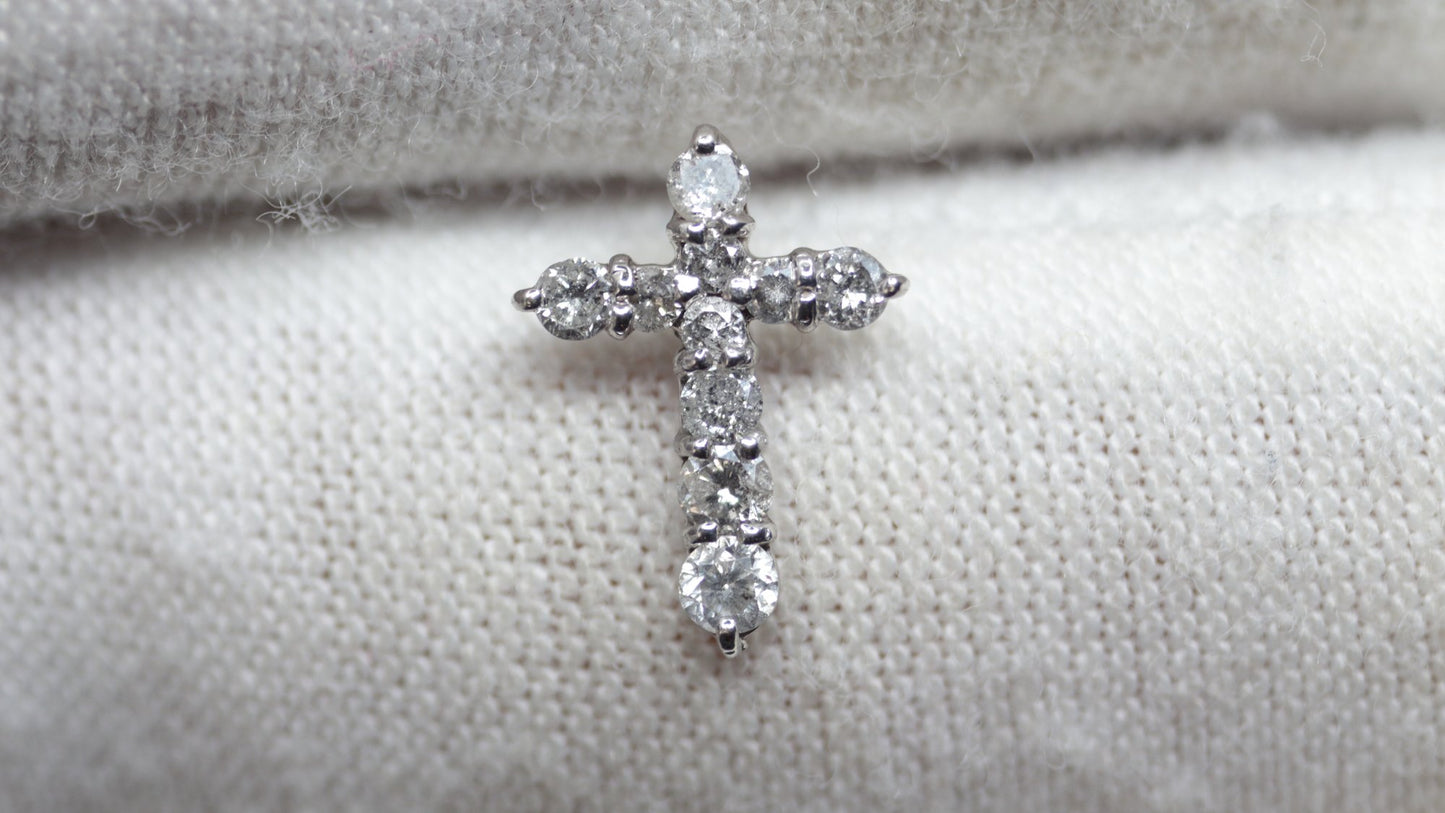 18k WHITE GOLD DIAMOND CROSS PENDANT
