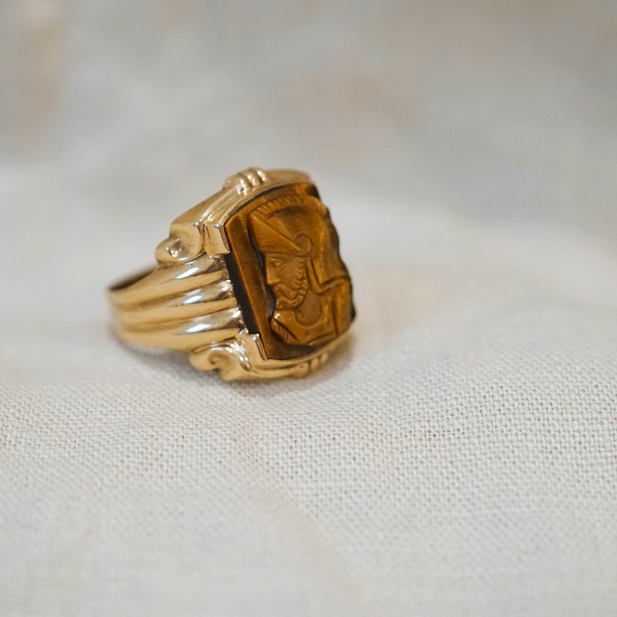 10k Yellow Gold Tigers Eye Intaglio Ring