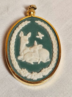 Franklin Mint 1981 Mothers Day Pendant