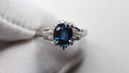 Platinum Sapphire and Diamond Ring – Vintage Blue Gemstone Elegance