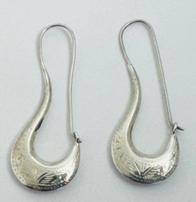VINTAGE SCULPTURALLY CURVED AND ETCHED STERLING SILVER LONG HOOP EARRINGS
